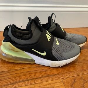 Nike air max 270 slip on youth 5.5 (women’s 8.5)